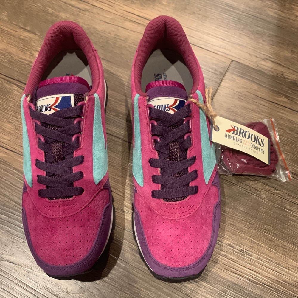 Women’s Brooks Chariot Running Shoes